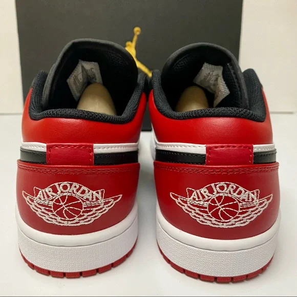 Air Jordan 1 Low 8.5 mens - Picture 4 of 11
